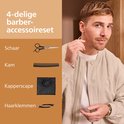 4-delige barber-accessoireset met schaar, kam, kapperscape en haarklemmen, naast een man in een beige bomberjack.