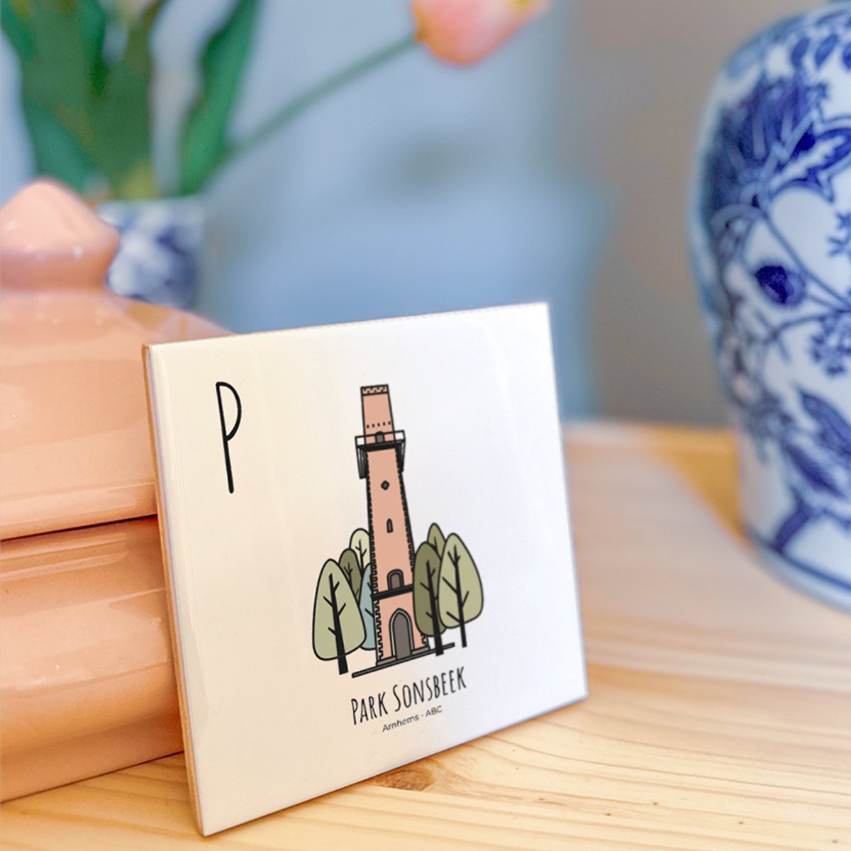 Park Sonsbeek - ABC tegeltje Arnhem - Keramiek met Handgetekende Illustratie - Wanddecoratie - Woondecoratie - Relatiegeschenk - Souvenir - 10,8 x 10,8 cm