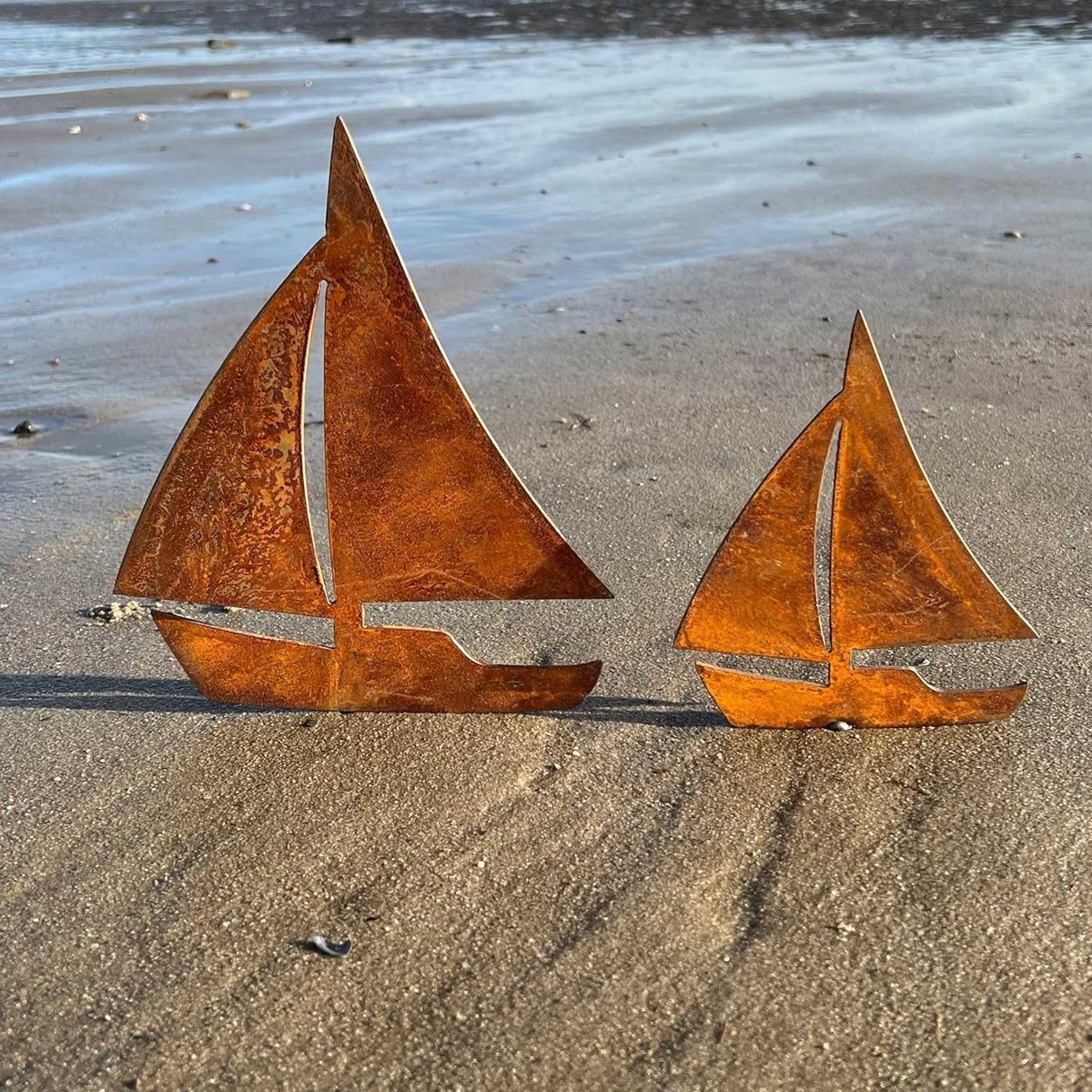 Gartenzaubereien Tuindecoratie schip -2 zeilboten in roestlook om in te schroeven 24-17 cm voor maritieme decoratie in de tuin