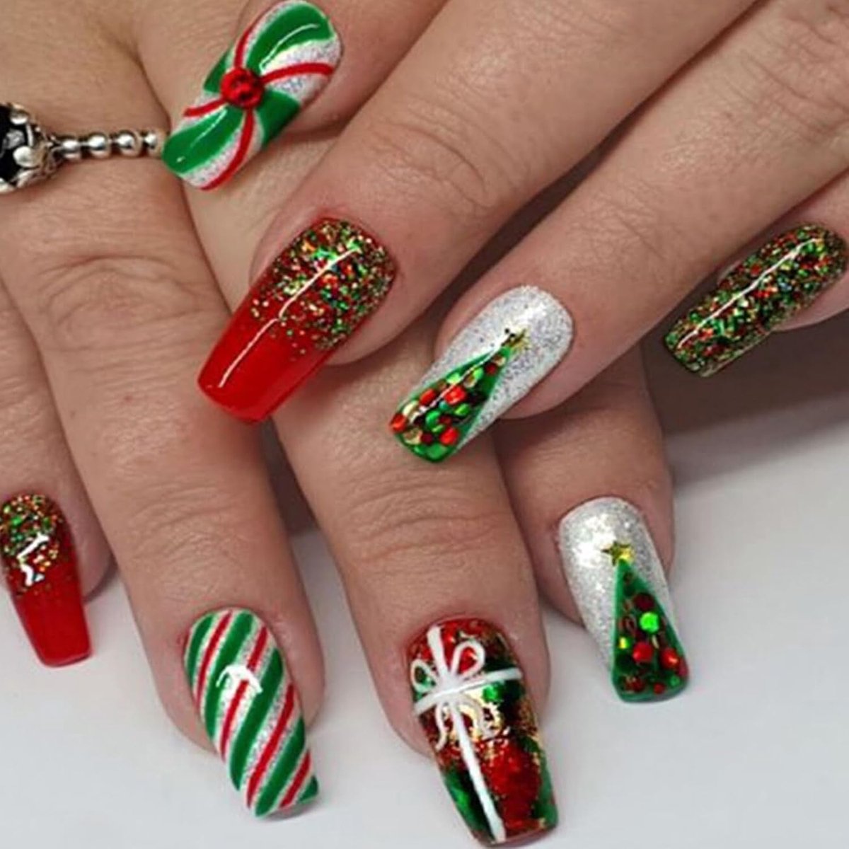 24 stuks kunstnagels, doodskist, ballerina, kerstboom, acrylnagels, rode en groene strepen op nagels, kunstnagels, volledige afdekking, kunstnagels voor meisjes, doe-het-zelf