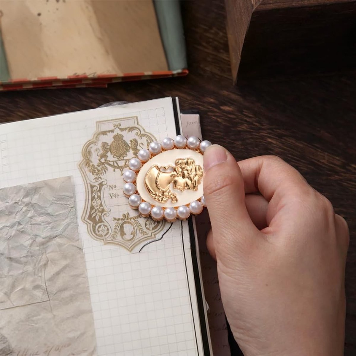 Omgoods - Vintage Boekclip met Cameo Ontwerp voor Notitieboeken