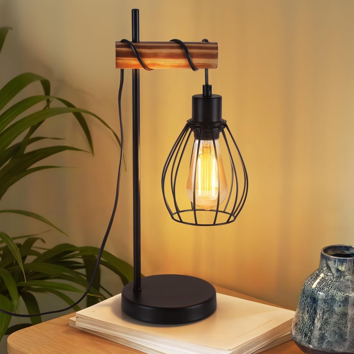Omgoods - Vintage Tafel Lamp met Industriële Ontwerp
