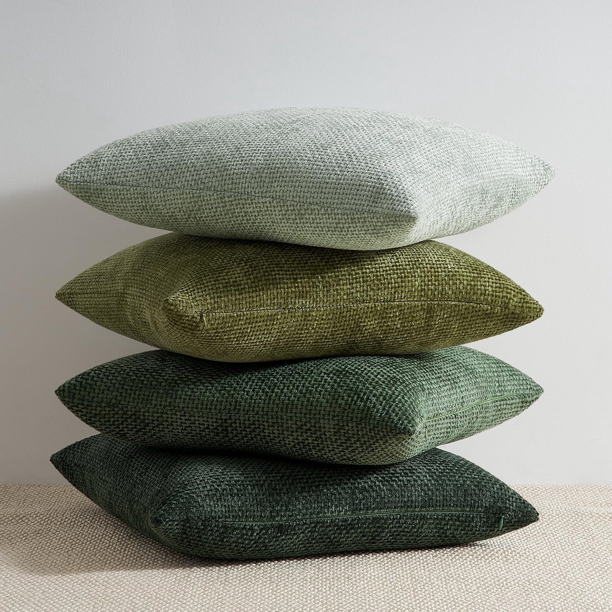 Omgoods - Chenille Kussenhoezen 60x60cm - Set van 4 Decoratieve Hoezen voor Sofa & Slaapkamer - Moderne Stijl - Groen