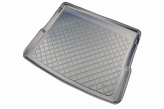 Tapis de coffre gris à motif losange.