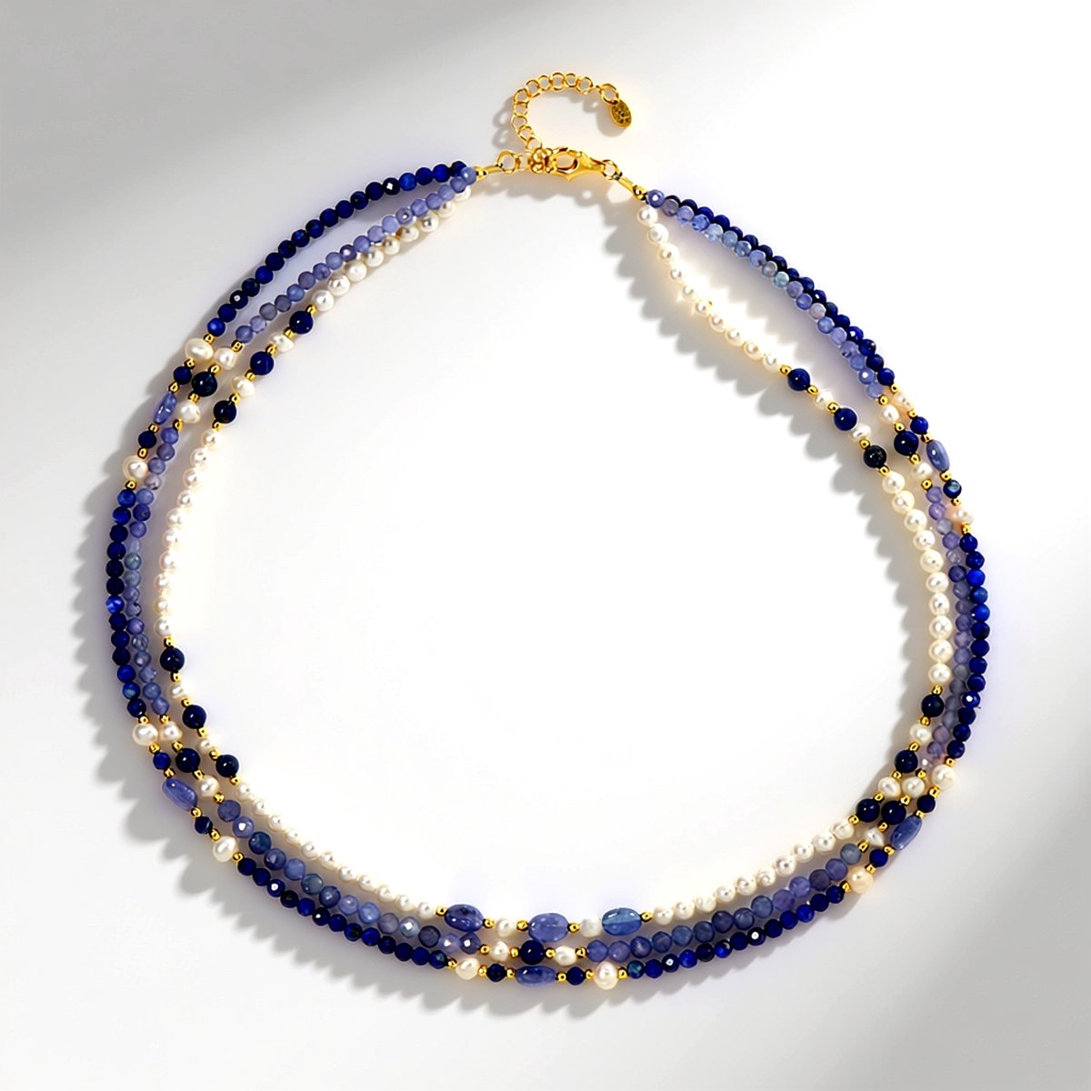 Cavill - Zilveren Halsketting 925 Sterling Zilver Verguld - Tanzaniet, Lapis Lazuli & Zoetwaterparels - 3 Strengen - Luxe Dames Sieraad