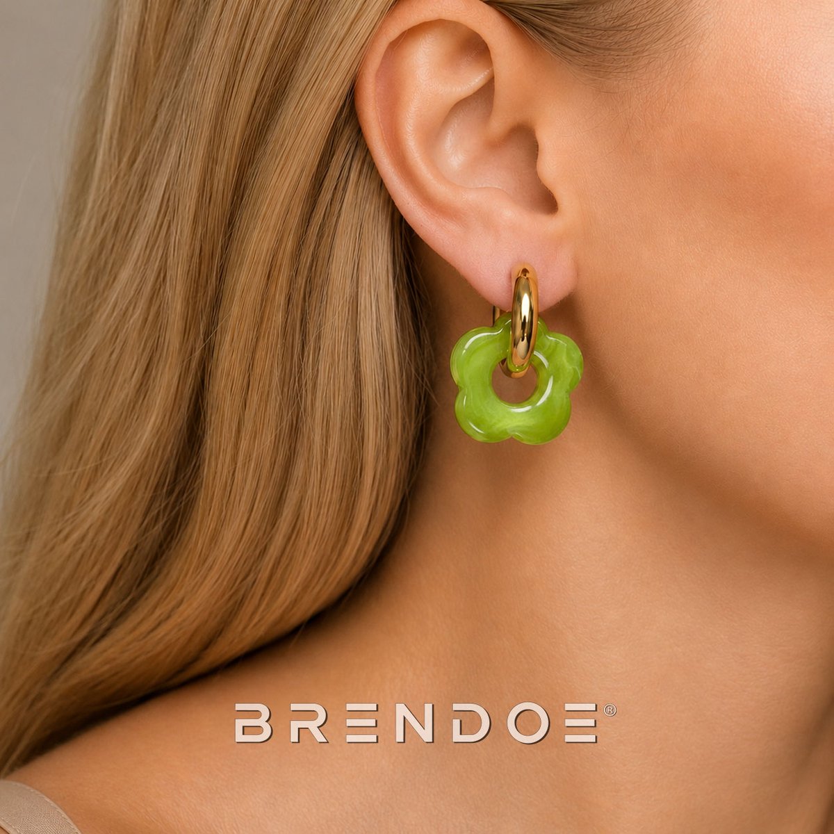 Brendoe Bloem Oorringen Lichtgroen – Goudkleurige Oorbellen met Afneembare Acryl Bloem – Dames
