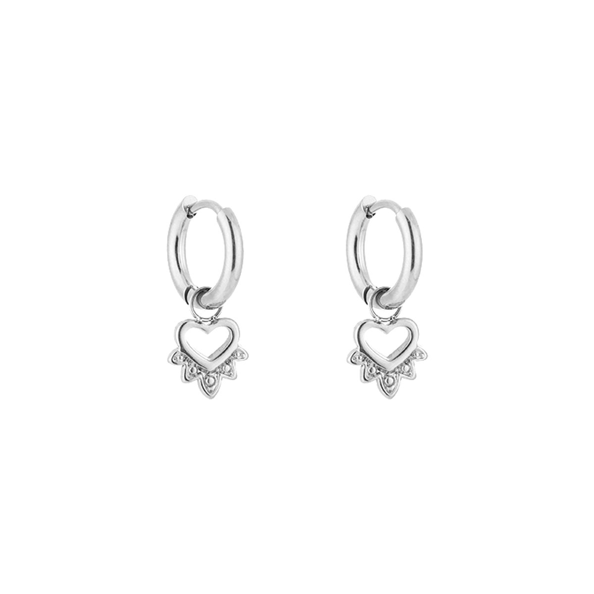 Stainless Steel Boho Radiant Heart Charm Hoops – Luxe Boho Hartje Bali Oorringen – RVS - Zilver