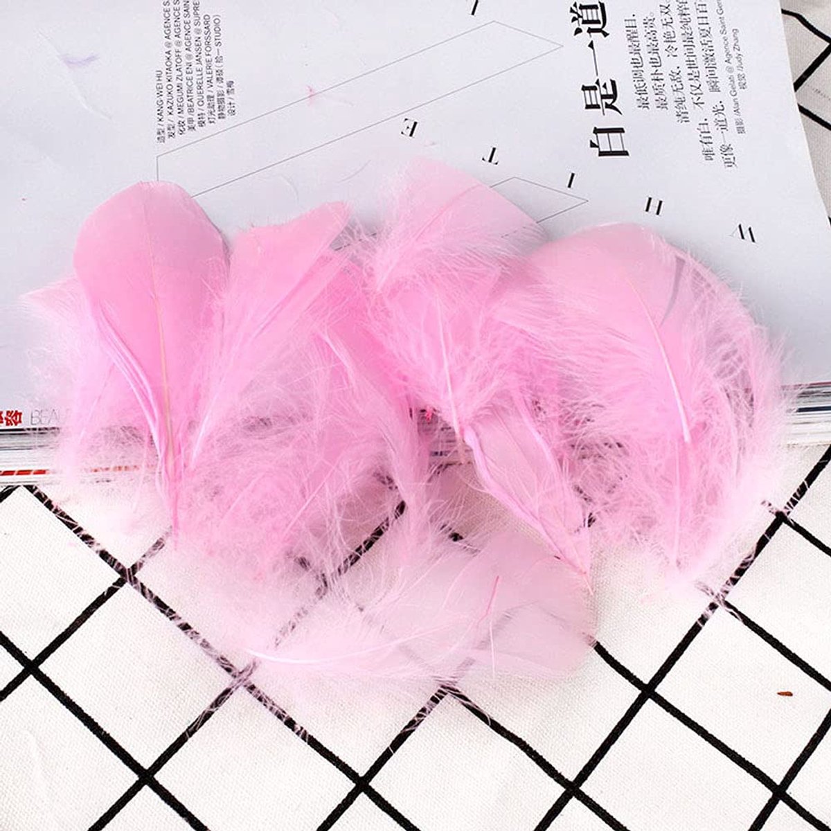 Veer voor ambachten, 200 stuks gekleurde veren opvallende veren voor doe-het-zelf dromenvangers natuurlijke ambachten veren voor bruiloft/feest/decoraties (roze)