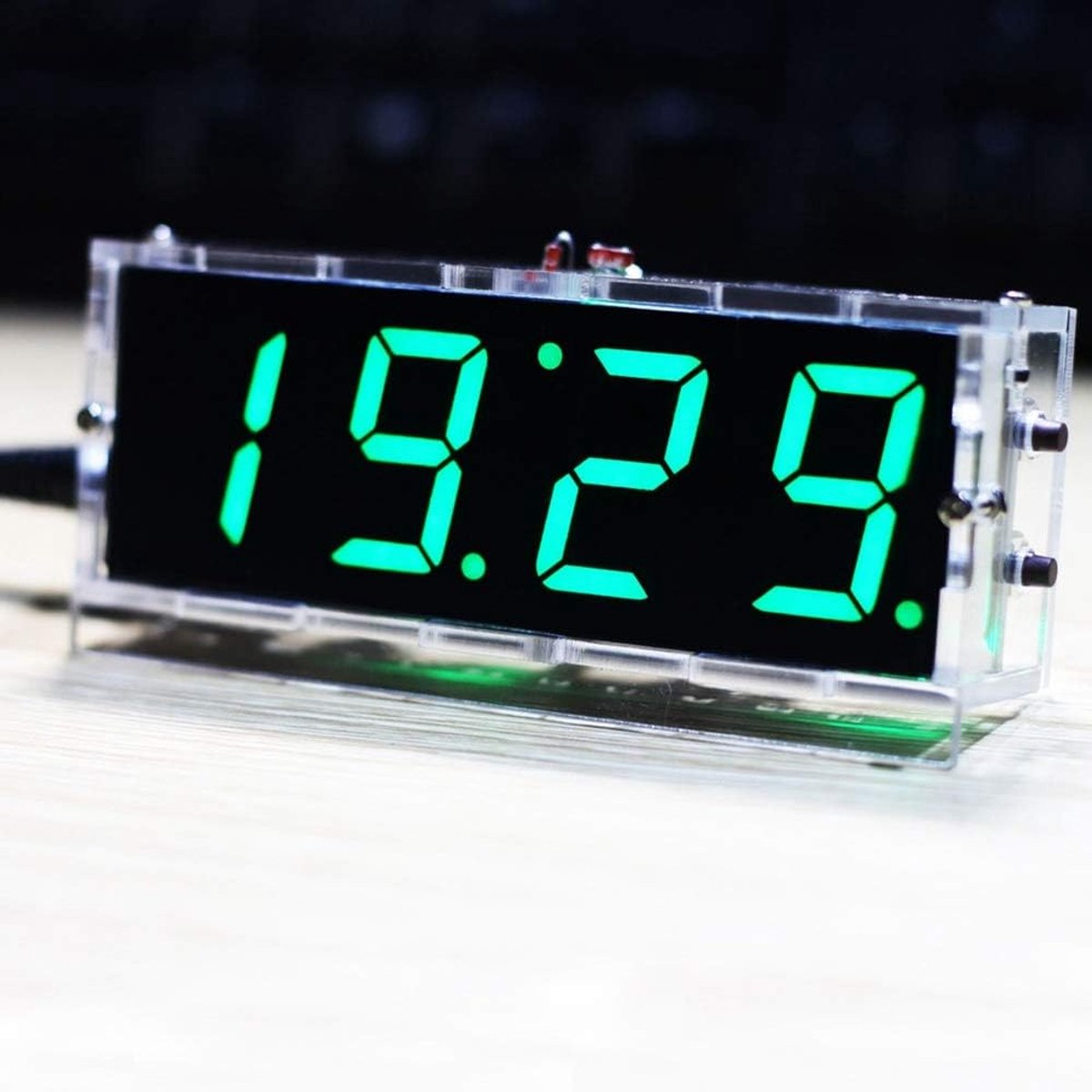 4-cijferige DIY digitale LED-klokkit, ideale digitale klokkit, DIY elektronische klokset voor elektronicaliefhebbers, compatibel met alarmfunctie/timerfunctie/automatische weergave (groen)
