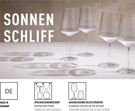 Zes wijnglazen met verticale ribbels op de buitenkant. "SONNEN SCHLIFF" Geschikt voor vaatwasser. Gemaakt in Duitsland.