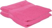 2x Voordelige handdoek fuchsia roze 50 x 100 cm 420 grams - Badkamer textiel badhanddoeken