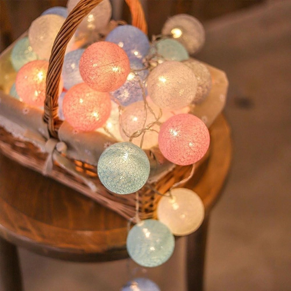 SnelShoppen - Cotton Ball Garland met 20 LED Fairy Lights, 3 Kleuren, Batterij-Aangedreven Versiering voor Kinderkamer, Feest, Kerst, Bruiloft en Part
