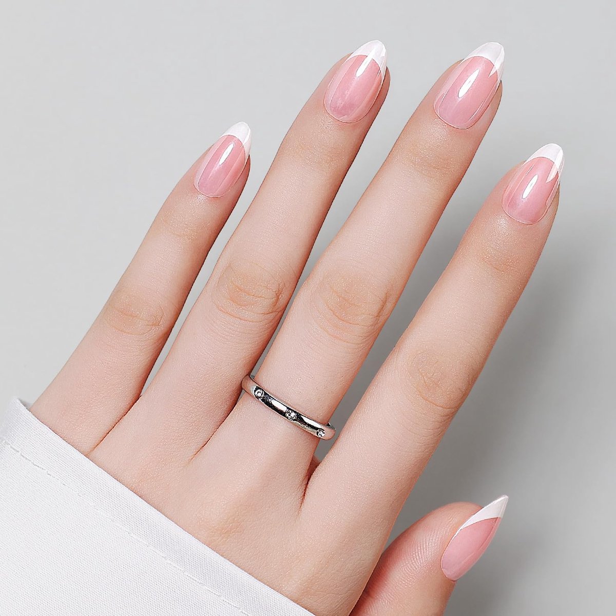 SnelShoppen - Luxbon Duurzame Korte Amandel Valse Nagels Acryl met Nagellijm en Tool Set – Franse Manicure Soft Gel Tips 25-30 Stuks Volledige Maat, H