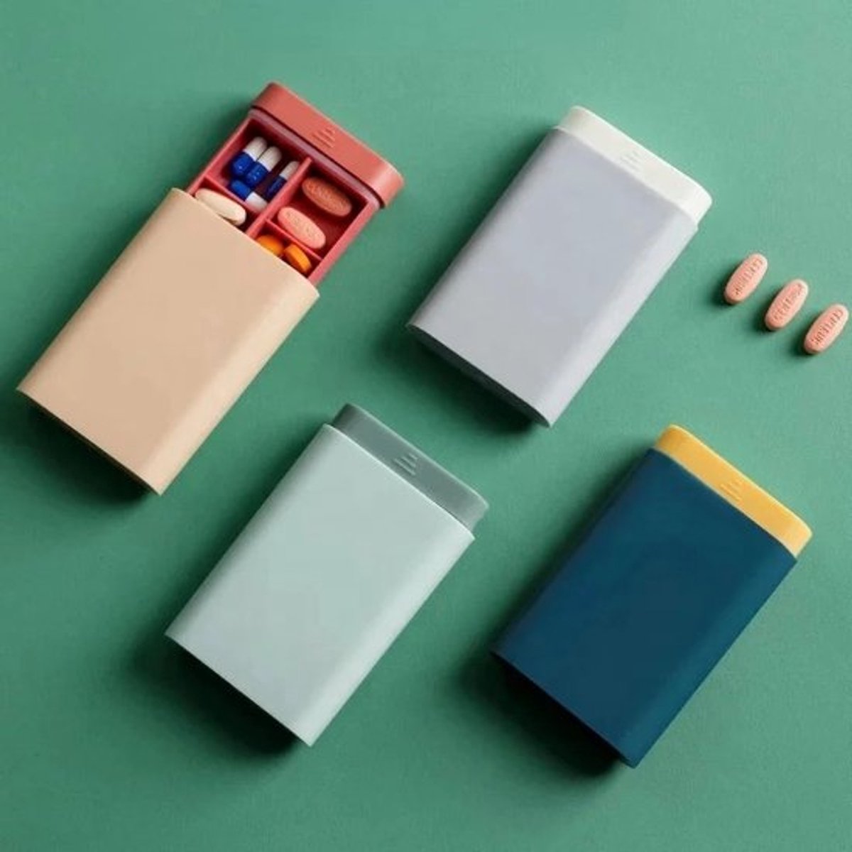 1 stuks - Groene Pillendoosje Uitschuifbaar - Vakken Verstelbaar - Broekzak Formaat - Pillen Doos - Medicijndoos - Medicijn Organizer- Pillendoos - Pillenplanner