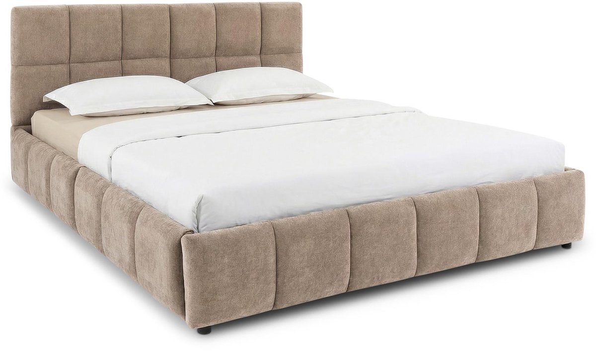 Gestoffeerd bed EMILIA 180x200 cm met lattenbodem – bruin