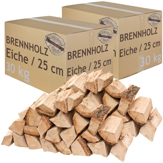 Twee kartonnen dozen met 30 kg eikenhout (25 cm) elk en een stapel gekloofd haardhout.