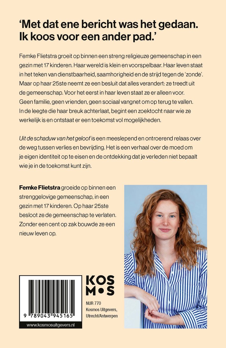 Vrouw met rood haar, gestreepte blouse, glimlacht, met tekst en ISBN.