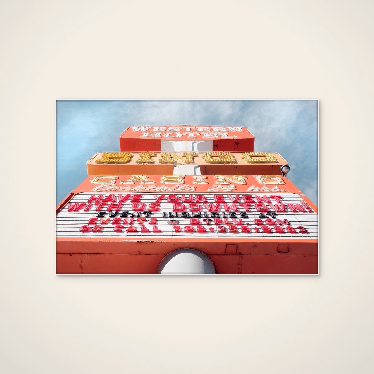Akoestisch schilderij - 120 x 80 cm - Vintage Casino Sign van Pictufy Studio III - Abstracte wanddecoratie - wit textielframe