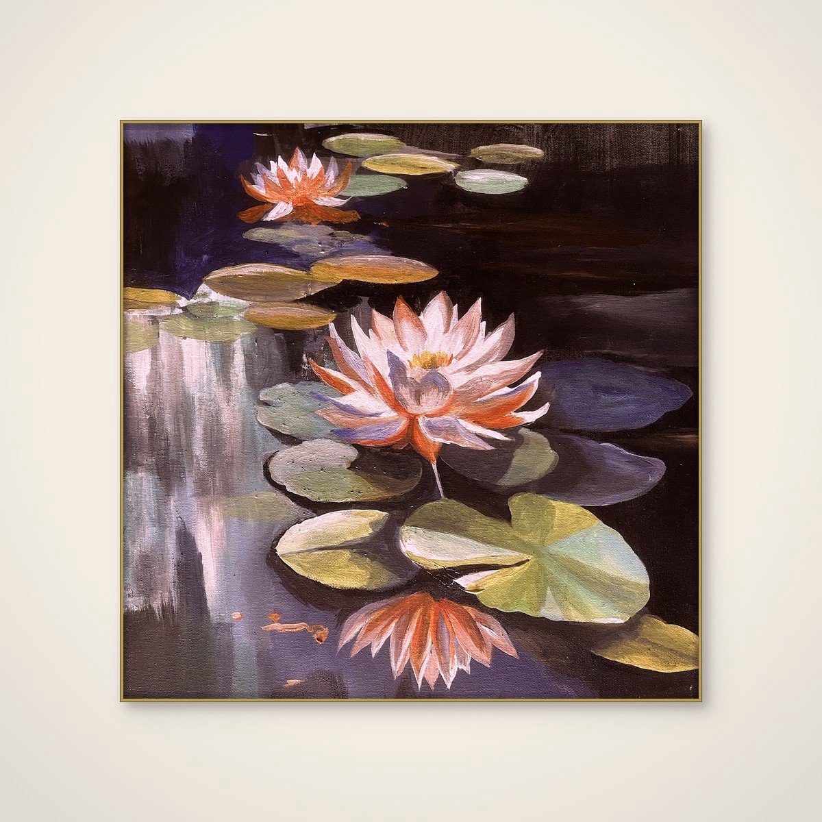 Akoestisch schilderij - 80 x 80 cm - Tranquil Water Lilies van Santhosh ch - Botanische wanddecoratie - goud textielframe