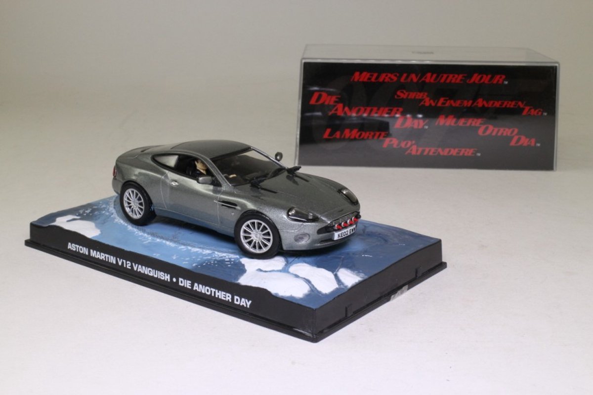 Modelauto Aston Martin V12 Vanquish James Bond - Die Another day - - Schaal 1:43