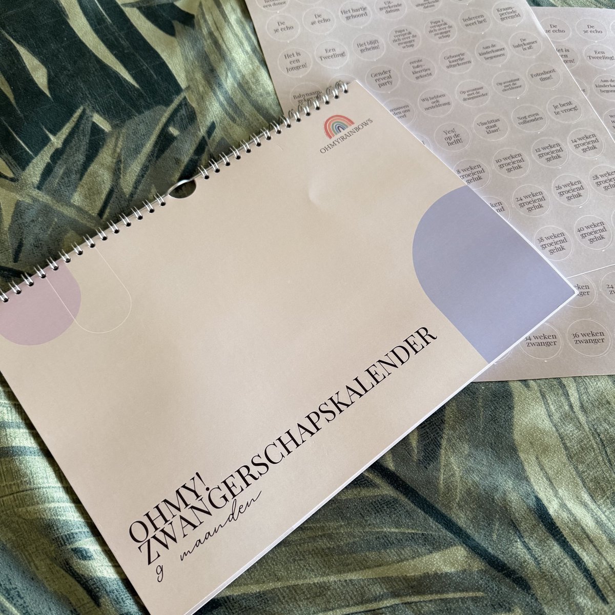 OHMY! - zwangerschapskalender|zwangerschapsdagboek - 2 papa's - invulkalender - baby - zwangerschap - herinneringen - kalender - LGBTQ+