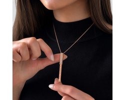 Damesketting verguld met roségoud “I Love You”. Roségouden ketting, 18-karaats plating, kubieke zirkonia, “I Love You”-boodschap, romantisch cadeau, elegant ontwerp, dames sieraden, symbool van liefde.