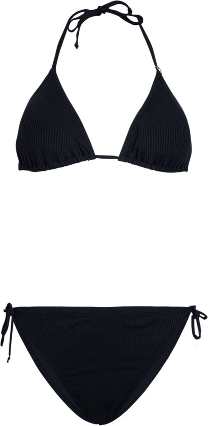 Ensemble de bikini noir côtelé avec un haut triangle et un bas de bikini à lacets sur les côtés.