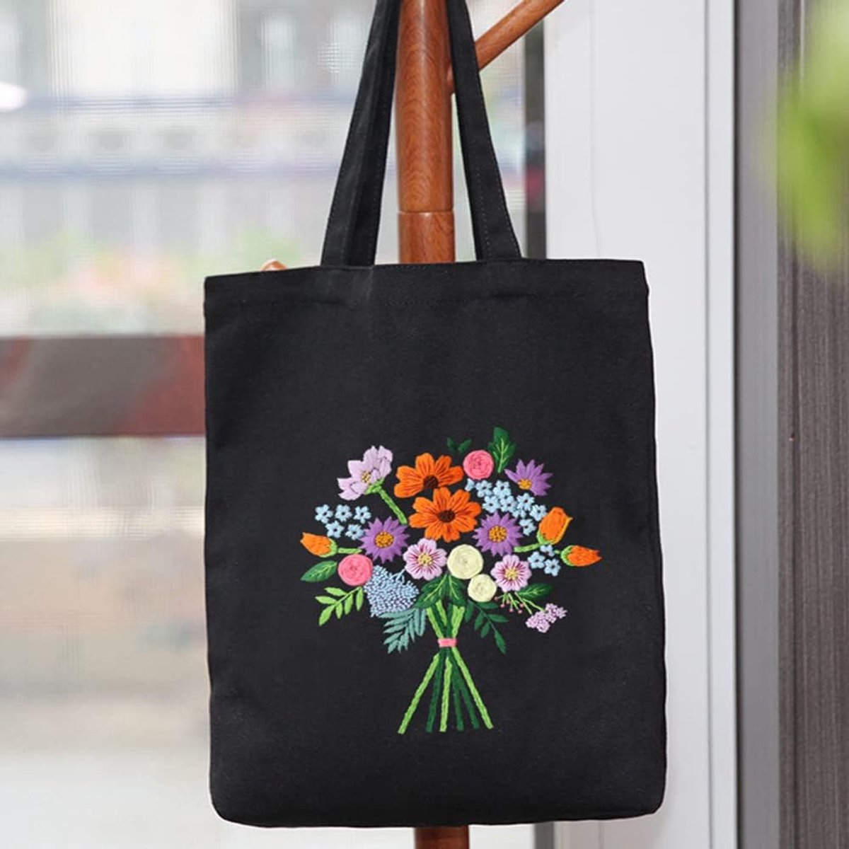 borduurset canvas draagtassen met bloemmotieven, bamboe borduurframe, kleurdraden naalden DIY kruissteek kits voor beginners zwart