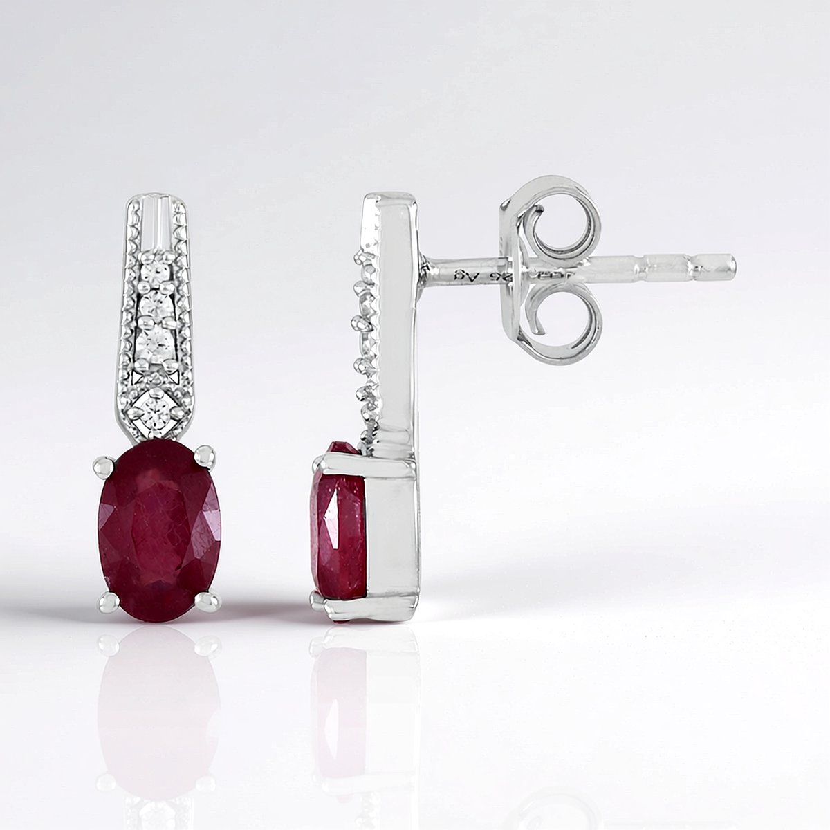 Cavill - Oorbellen 925 Zilver Platina - 1,202 ct Madagaskar Ovale Robijn & Cambodjaanse Zirkonia - Elegante Zilveren Oorbellen Dames Feestelijk