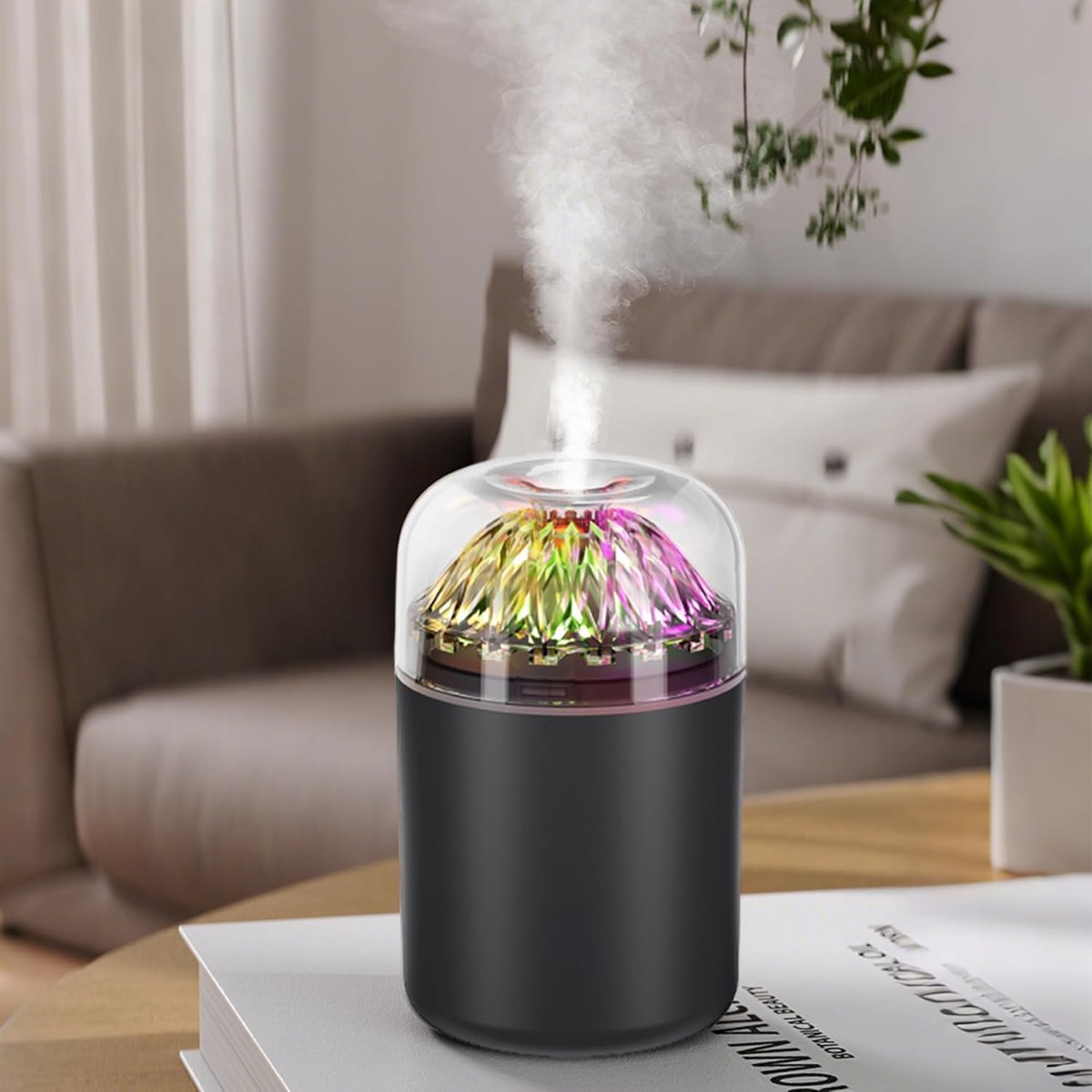 KZQ Mini Luchtbevochtiger - Auto-luchtbevochtiger - Draagbare luchtbevochtiger - 2 snelheden - Oplaadbaar via USB - Met gekleurde verlichting - Geschikt voor auto's, slaapkamers, kantoren en woningen - 6.8×6.8×11.2cm - Zwart