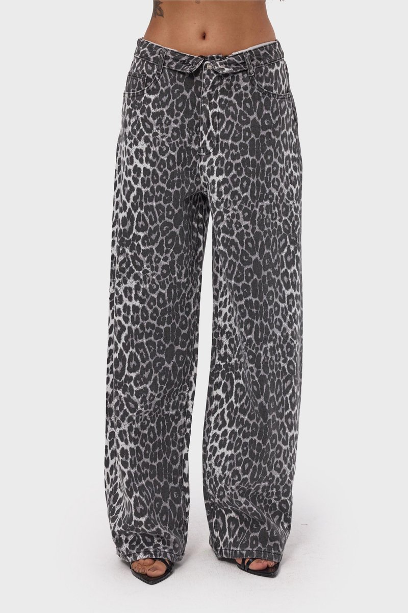 It's Basic - LEOPARD STRAIGHT MID RISE JEANS
