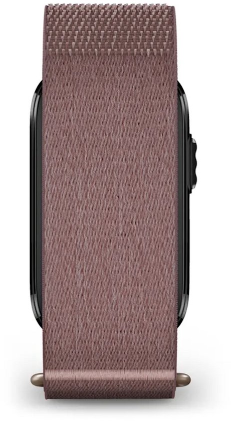 Vooraanzicht van een smartwatch met een mauve stofband.
