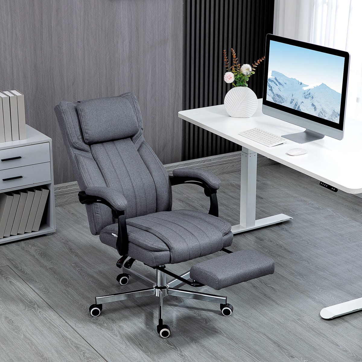 OKWISH Bureaustoel 65 x 61 x 105-113 Cm - 6-Punts Vibratiemassage En 135 Graden Kantelbaar - Voor Kantoor Of Thuiswerkplek - Polyester In Linnenlook - Grijs