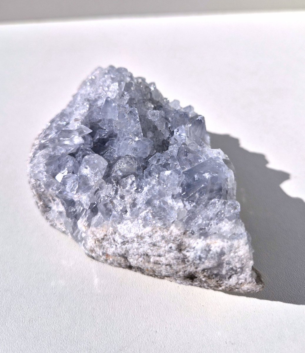 ThaleiaDesign - Celestien ruw - Edelstenen en Mineralen - Celestien - Spiritualiteit - Woondecoratie - natuursteen - gemstones - crystals - chakra - ruw - moederdag cadeau - ritual - meditatie - interieur