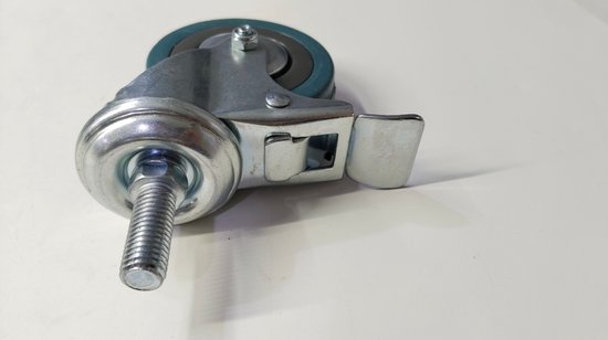 Grijze rubberen zwenkwiel met metalen beugel, rem en M12 schroefdraad.