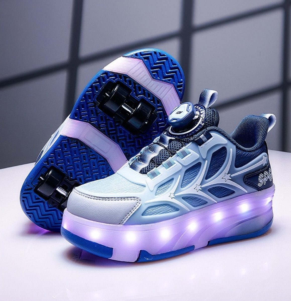 casalora – LED-rolschaatsen – Oplaadbare rolschaatsen met verlichting – Rolschaatsen voor kinderen – Ademende mesh voering – Stabiel ontwerp met vier wielen – Geschikt voor buitenactiviteiten – Cadeau voor kinderen