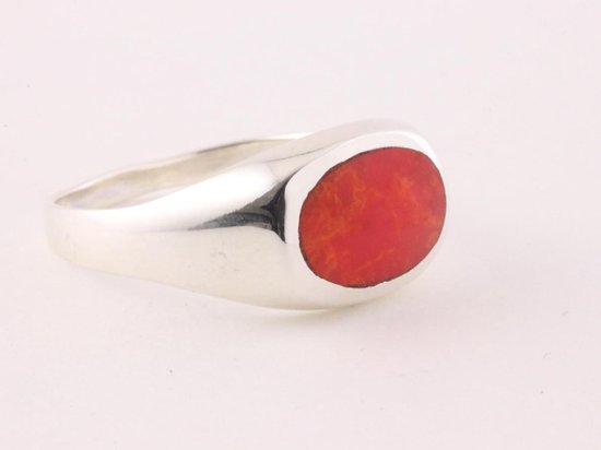 Ovale hoogglans zilveren ring met rode koraal steen - maat 19