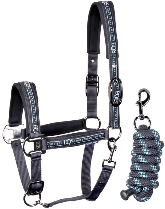 Grijs halster met 'EQS Equestrian Society' logo en bijpassend halstertouw.
