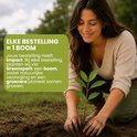 Vrouw plant een boom, tekst "Elke bestelling = 1 boom".