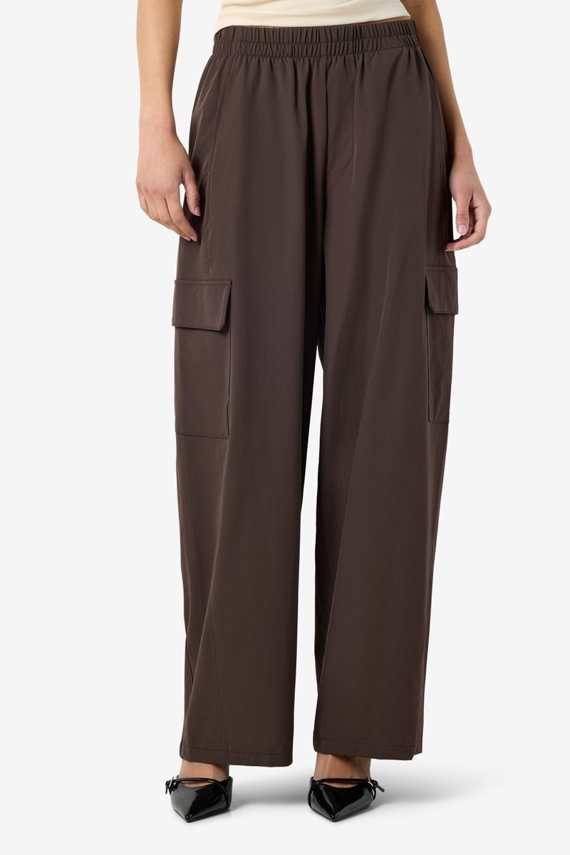 Noisy may Broek Nmkirby Mw Barrel Pants /tnt7 Noos 27038089 Chocolate Brown Dames Maat - XS