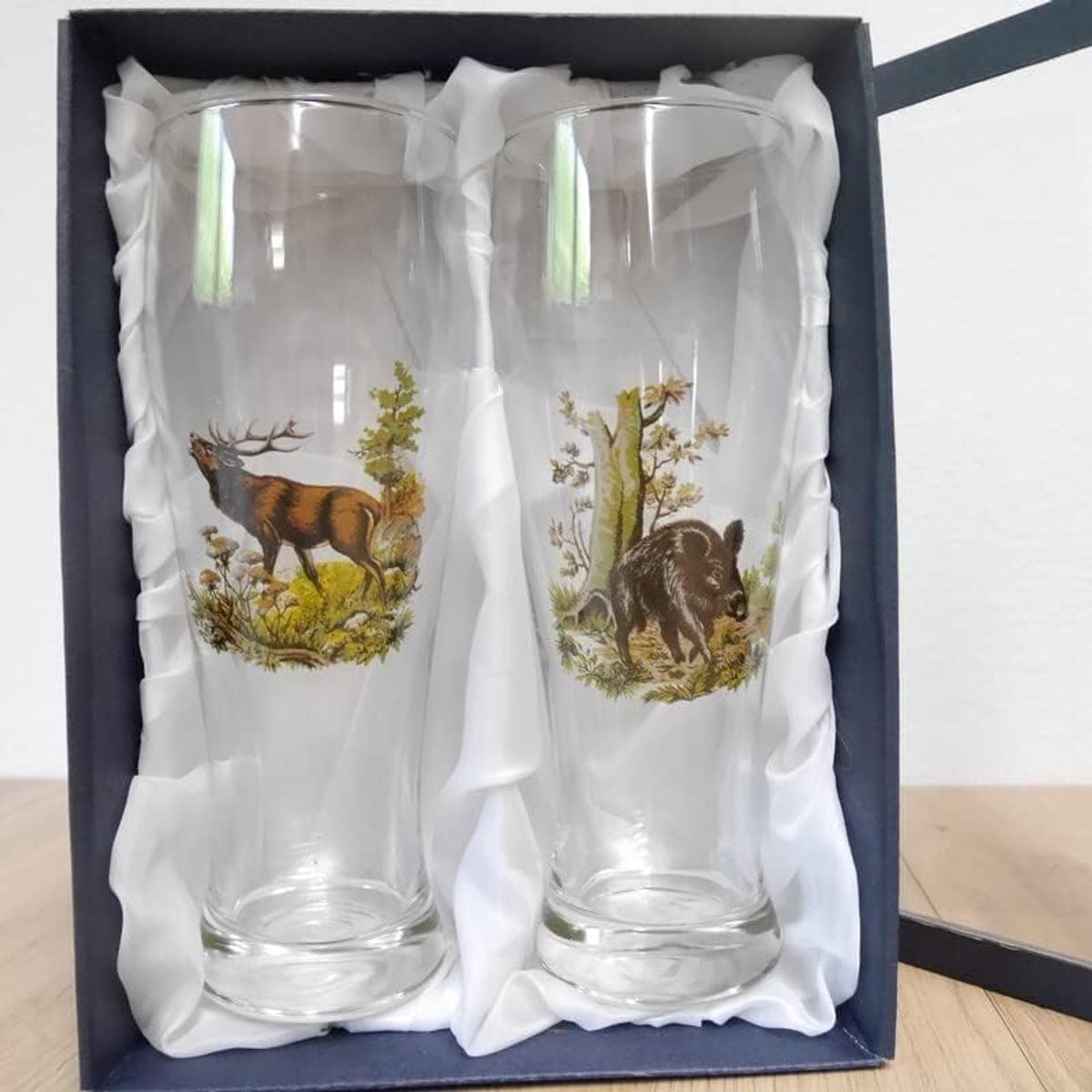 2-delige set tarweglazen met gekleurd motief wild zwijn & hert in geschenkdoos bierglas bierglas pils nieuw tarwe