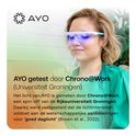 Vrouw met AYO-lichttherapiebril, getest door Chrono@Work