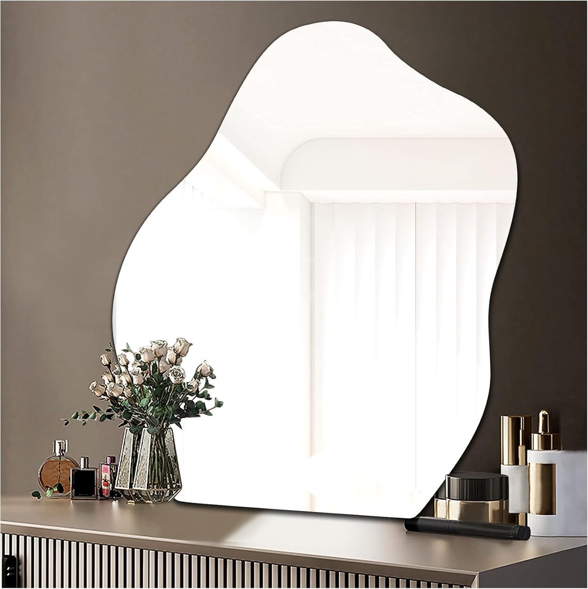 Asymmetrische spiegel zonder lijst, zelfklevende glazen wandspiegel voor badkamer en slaapkamer, decoratieve wanddecoratie, 38 x 47.8 cm