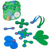 De Clixo Itsy set met 18 stukken, bestaande uit groene en blauwe magnetische bouwstenen met rode accenten.