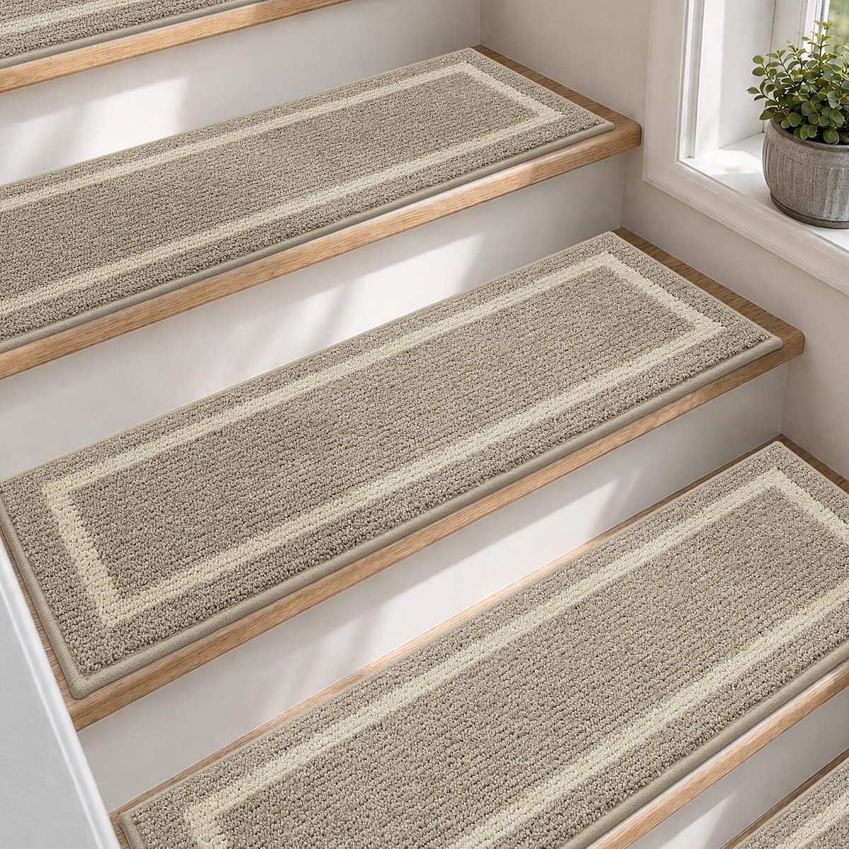 Zelfklevende Antislip Trapmatten voor Binnen, Machinewasbaar, 100% Polyester, Beige, 70 x 22 cm, 15 Stuks, Veiligheid en Comfort