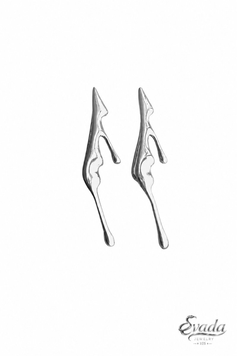 Evada Jewelry, 925 sterling zilver oorbellen, handgemaakte oorbellen, abstracte oorbellen, moderne oorbellen, minimalistische oorbellen, zilveren oorbellen dames, design oorbellen, trendy oorbellen, zilveren sieraden, cadeau voor haar.