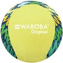 Lichtgele Waboba Original bal met groen en blauw zigzagpatroon aan de zijkant.