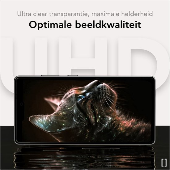 Optimale beeldkwaliteit. Ultra clear transparantie en maximale helderheid. Smartphone met kattenafbeelding toont UHD kwaliteit.