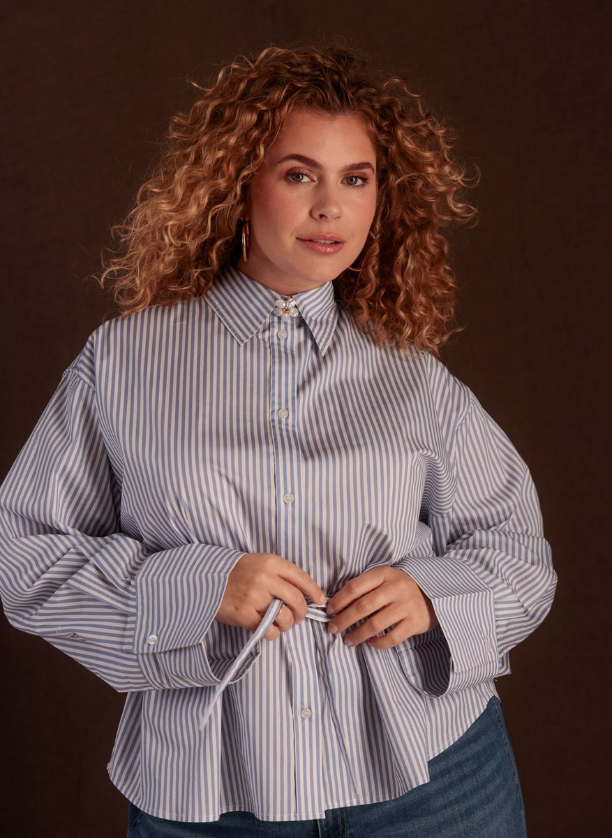 YEST CURVE Talina Blouses - Morning Blue/Off Whi - maat 1(48)