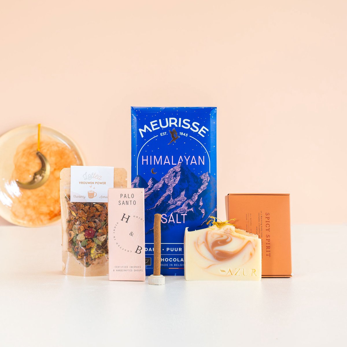 Brievenbus Cadeau Powervrouw – Brievenbus Cadeau Vriendin vol verwennerij - Ontspan Pakket Cadeau voor Vriendin - Brievenbus Cadeau Medewerkers - Verwenpakket Vrouw - Relatiegeschenken Bedankt - Brievenbus Cadeau Verjaardag - Brievenbuscadeau